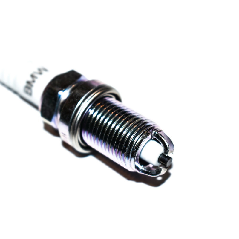 Świeca zapłonowa BMW E36 E34 E39 E38 520 523 528 728 316 318 320 325 328 - 12129064619