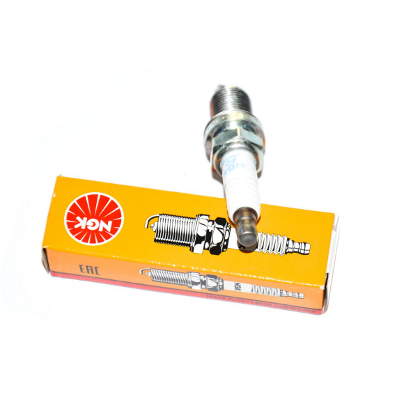 Świeca zapłonowa BMW E36 E34 E39 E38 520 523 528 728 316 318 320 325 328 - 12129063428